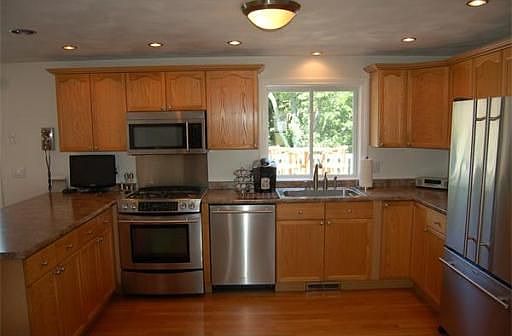 4th image of 122 Druid Hill Ave