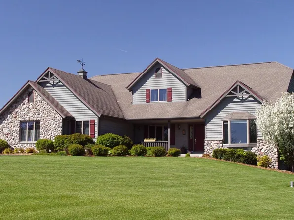 5995 Old Farm LANE, West Bend, WI 53095