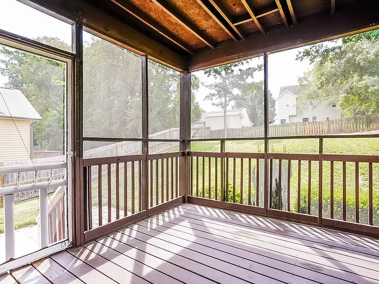 332 Chamberlain Dr — Photo 10