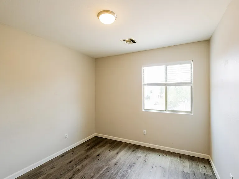 3202 S Justin Dr — Photo 14