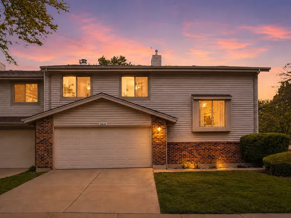 18630 Golfview Dr, Hazel Crest, IL 60429