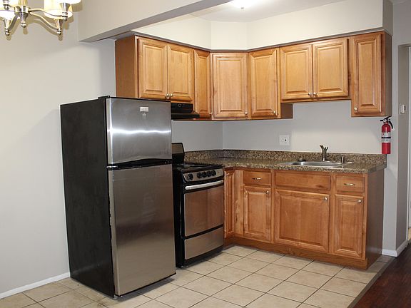 2nd image of 2855 4th St #4