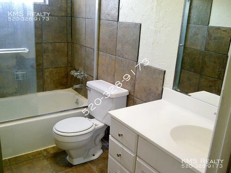 2 Bedroom 1 Bath Condo (Owner/Agent) — Photo 4