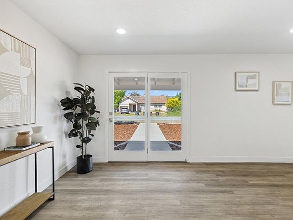 3rd image of 17745 Casa Ln