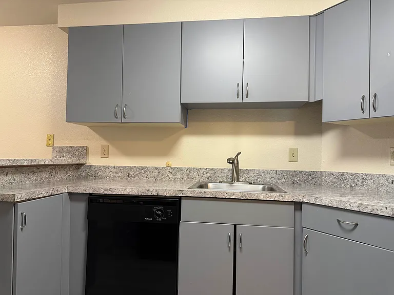 4054 NE 55th St #101 — Photo 10