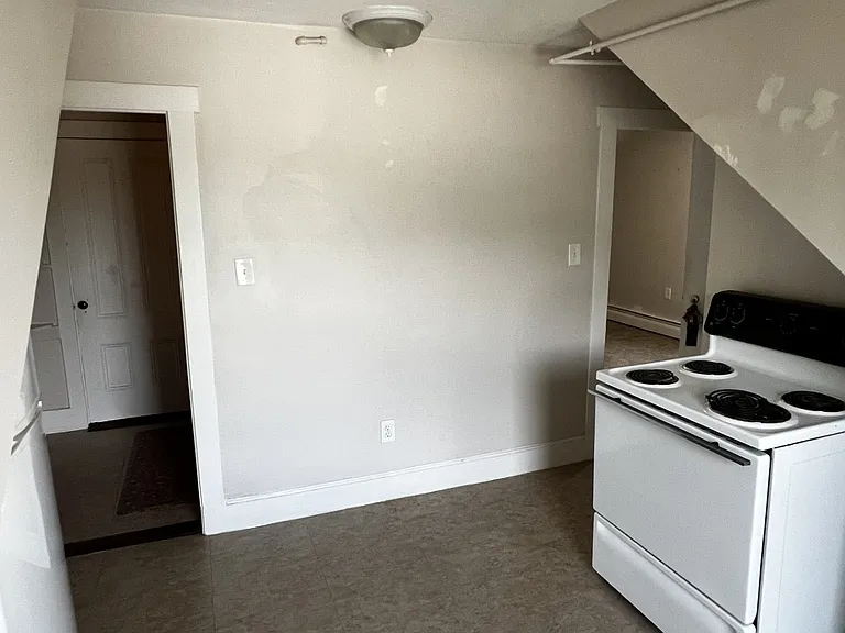 141 Maple St #3 — Photo 10