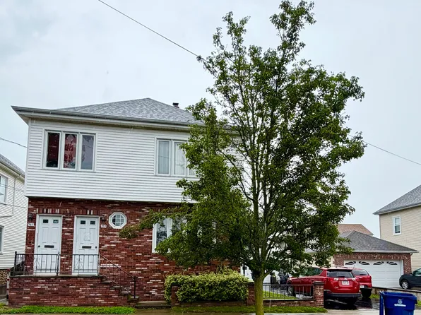 365 Hersom St, New Bedford, MA 02745