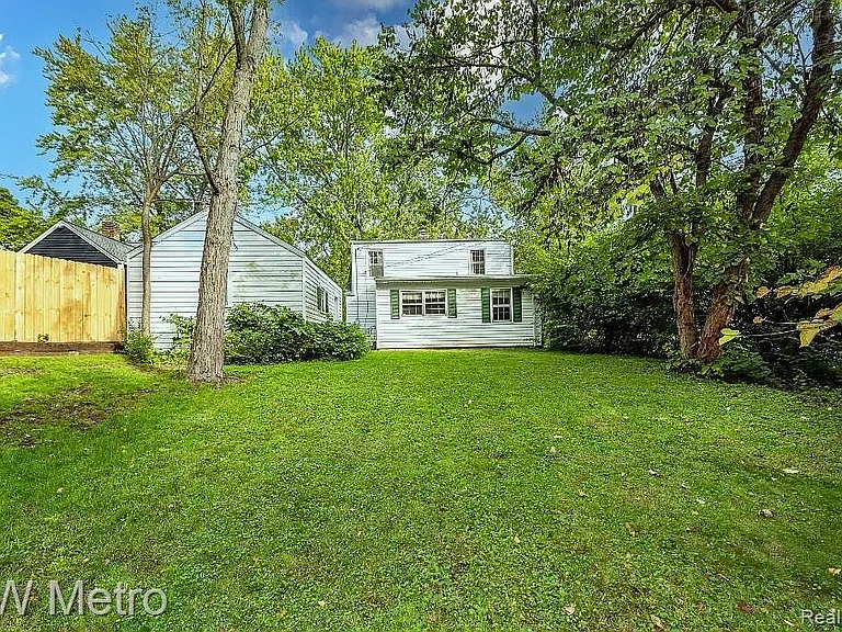 1305 Collegewood Dr — Photo 2