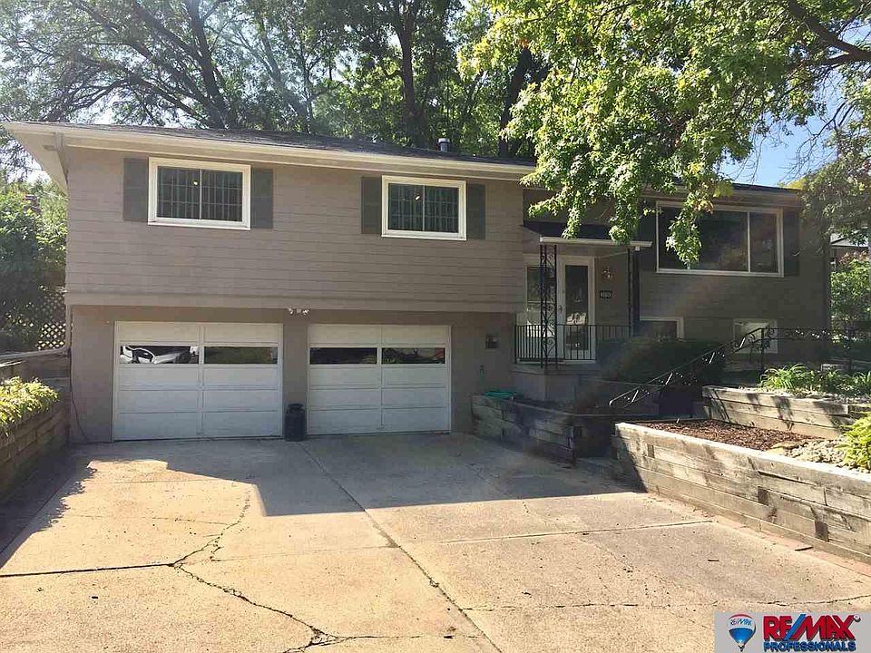1st image of 3524 S 104th St