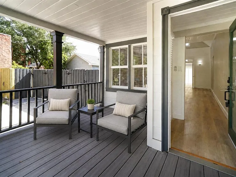 437 N Shine Ave — Photo 3