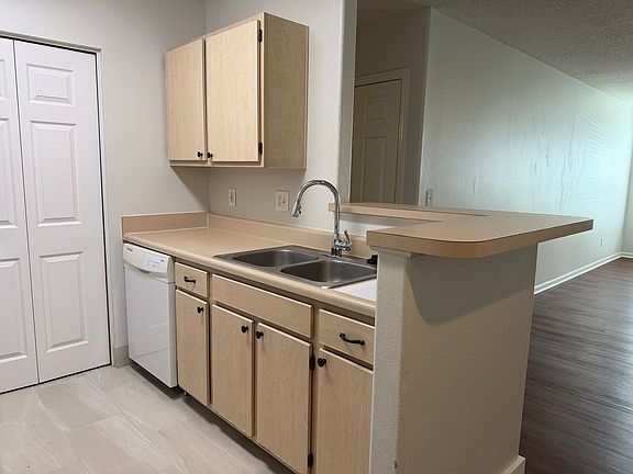 5th image of 897 Fording Island Rd APT 1004