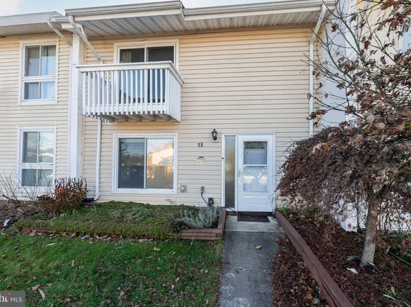 15 Carolina Ct, Sterling, VA 20164