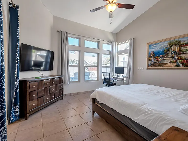 2072 W Harrison St — Photo 10