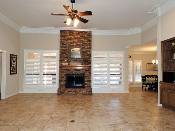 3rd image of 4517 Hilltop Dr