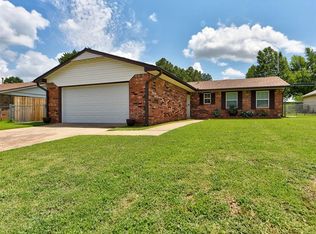 3125 Glenwood Dr, Chickasha, OK 73018