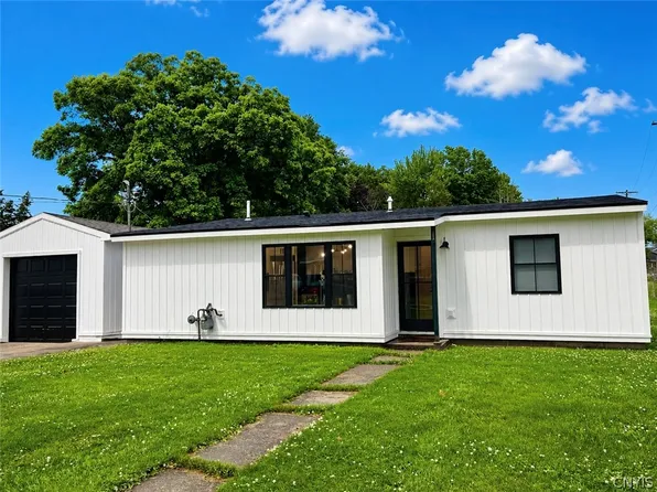 53 Bakeman St, Fulton, NY 13069