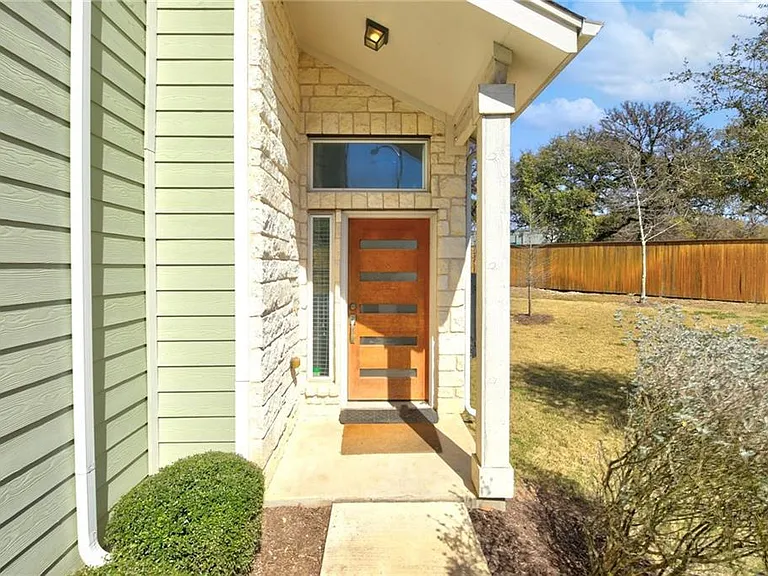 5809 Swayden Ln — Photo 13
