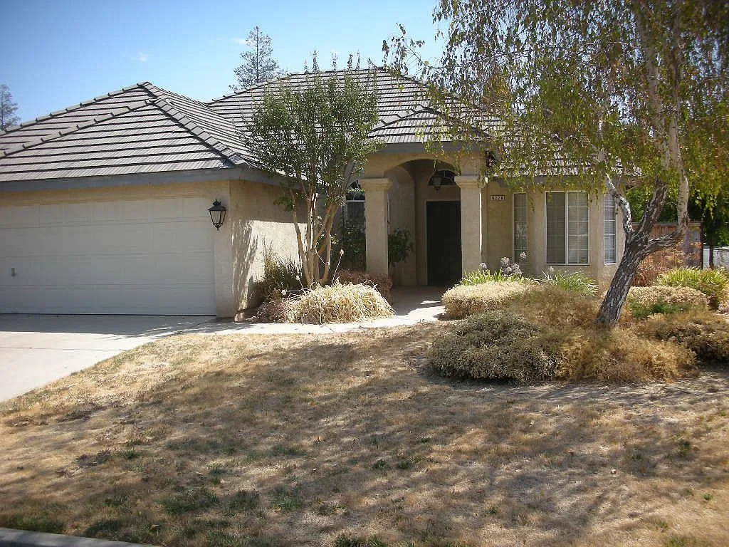 6228 N Capri Ct photo 1