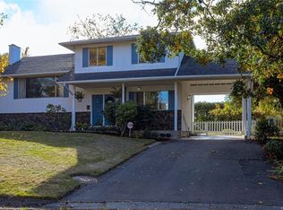 1823 Jade Pl, Saanich, BC V8P 3E5