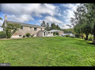 5 Woods Dr, Mechanicsburg, PA 17050