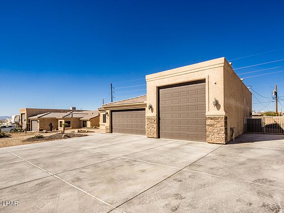 3rd image of 2565 Palo Verde Blvd N