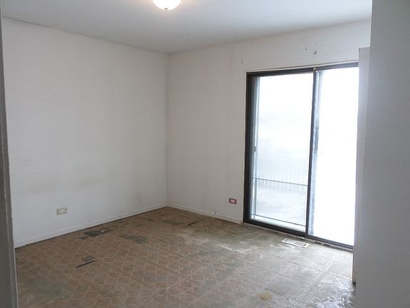 5th image of 2830 Nichols Dr