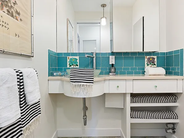 137 East 36th Street image 13 of 21