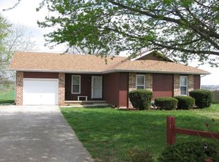 615 Berry Ln, Willard, MO 65781
