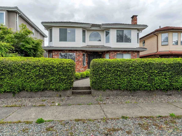 7162 Gladstone St, Vancouver, BC V5P 4G6