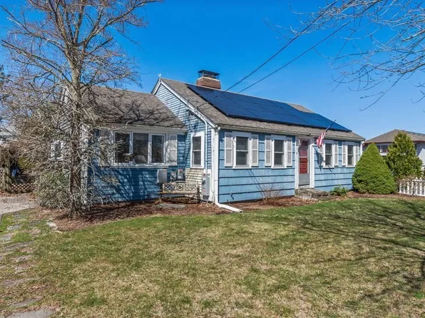 41 Edwards Ave, Dennis Port, MA 02639