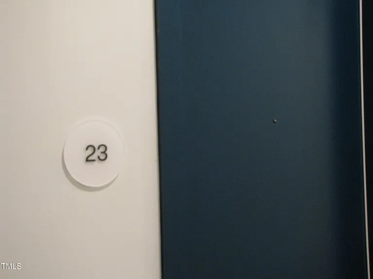 600 S Duke St #23 — Photo 2