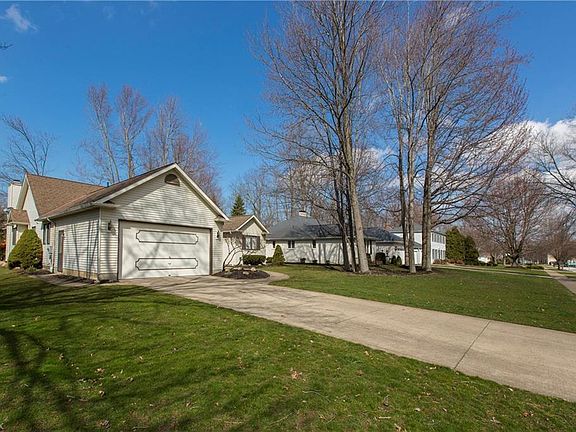 5th image of 29106 Fall River Dr
