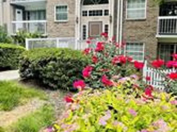 1931 Wilson Ln APT T3, Mc Lean, VA 22102