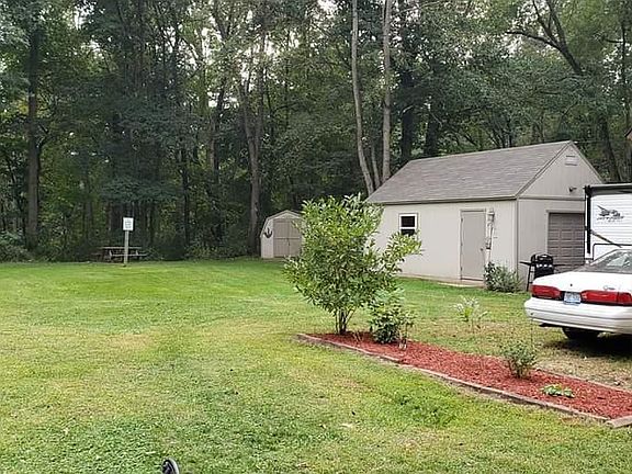 3rd image of 3629 Kalamazoo Ave