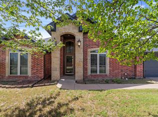 903 Winding Rd, Granbury, TX 76049