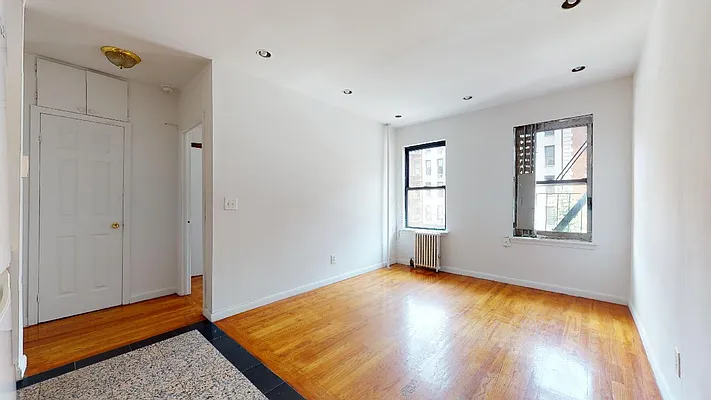 Rented by Bond New York | media 20