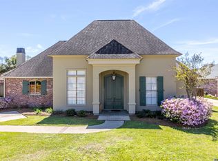 11134 N Lakeside Oaks Ave, Baton Rouge, LA 70810