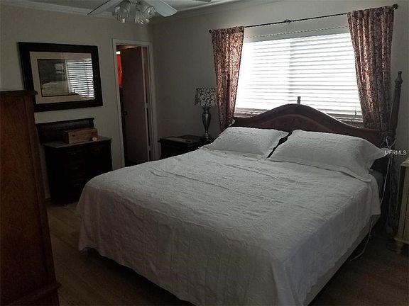 5th image of 215 Rubens Dr APT A