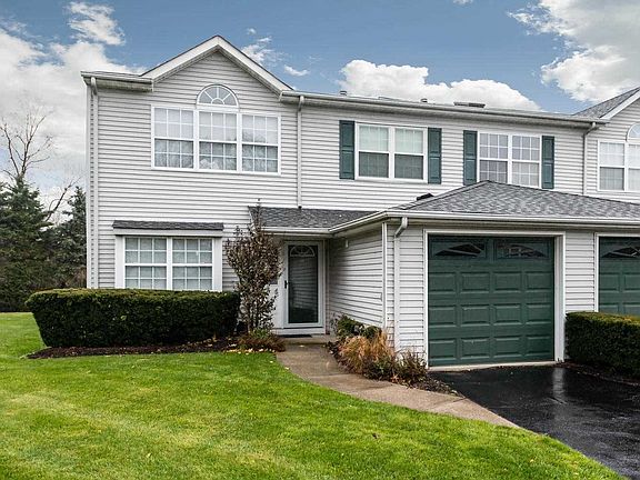 2nd image of 19 Horizon Ct