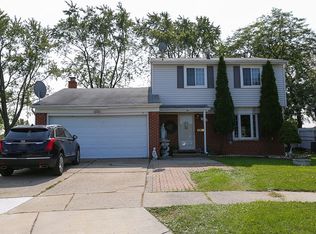 654 Manchester St, Madison Heights, MI 48071
