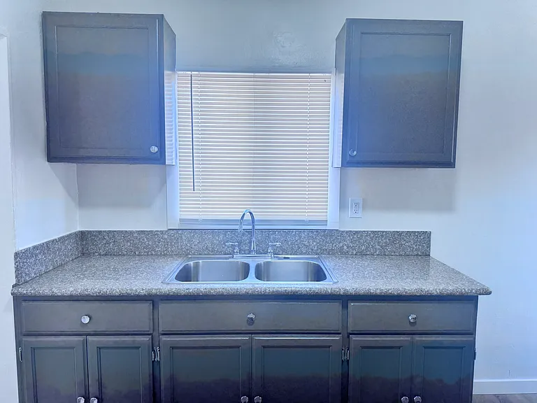 6933 Mountain View Ave — Photo 8