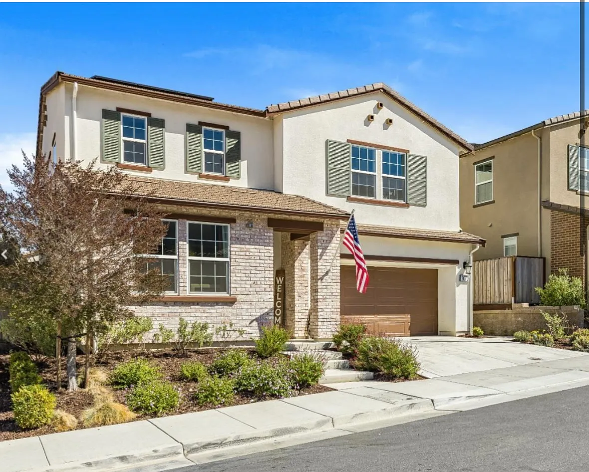 5 bed, 2984 sqft, $5,100 — Photo 1