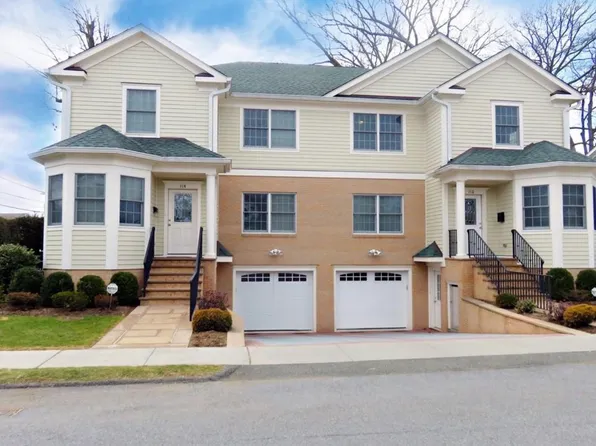 114 Oak St #114, Harrison, NY 10528
