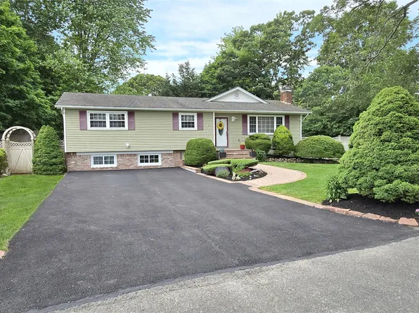 100 Brunswick Road, Ronkonkoma, NY 11779