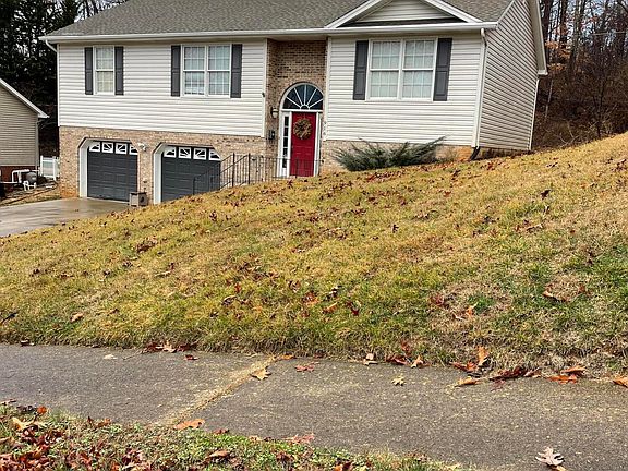 3rd image of 916 Clearwood Ave