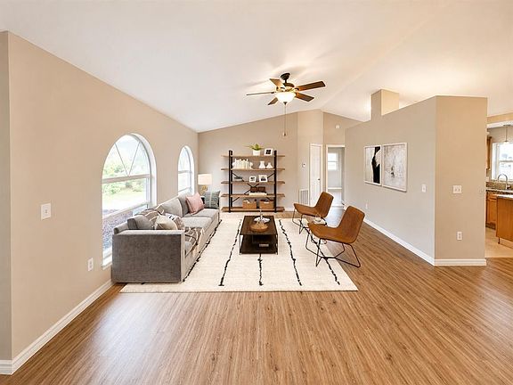 4th image of 1002 TORGERSON STREET