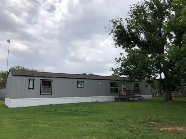 401 1/2 S Woodward Ave, Ballinger, TX 76821
