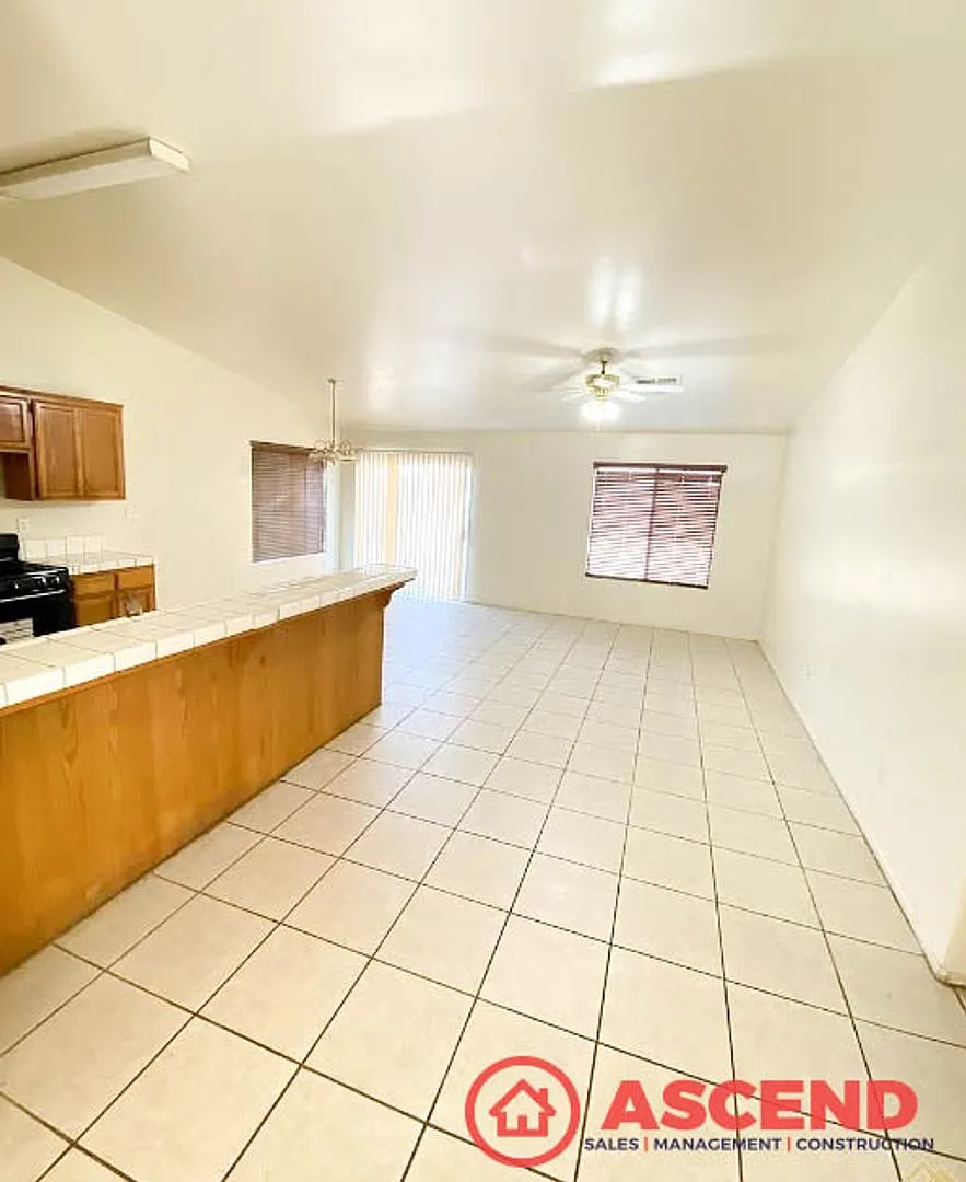 Building Photo - 1408 Interlaken Dr