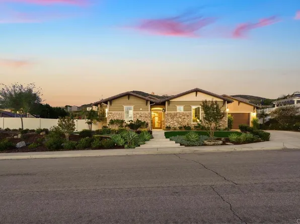 1710 Sugarbush Dr, Vista, CA 92084