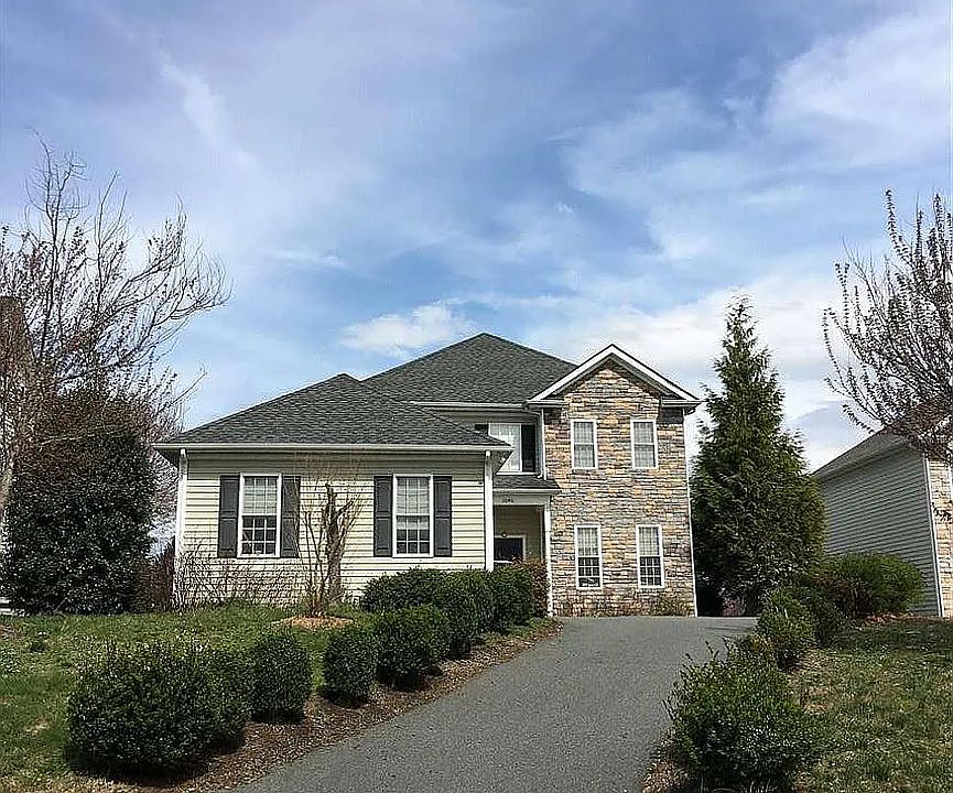 1st image of 3040 Morewood Ln